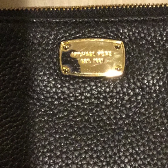 Michael Kors clutch - Picture 2 of 7